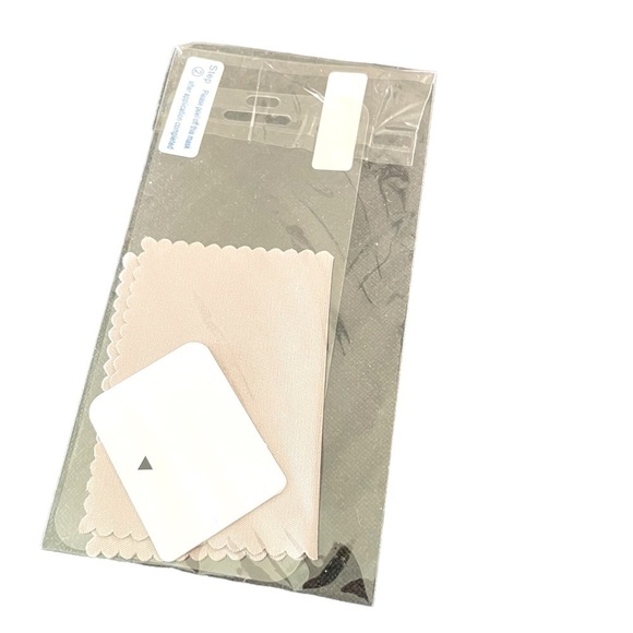 Verizon 3 Pack Display Screen Protectors for‎ iPhone 5 - WTLCSTA53PK - Picture 4 of 4